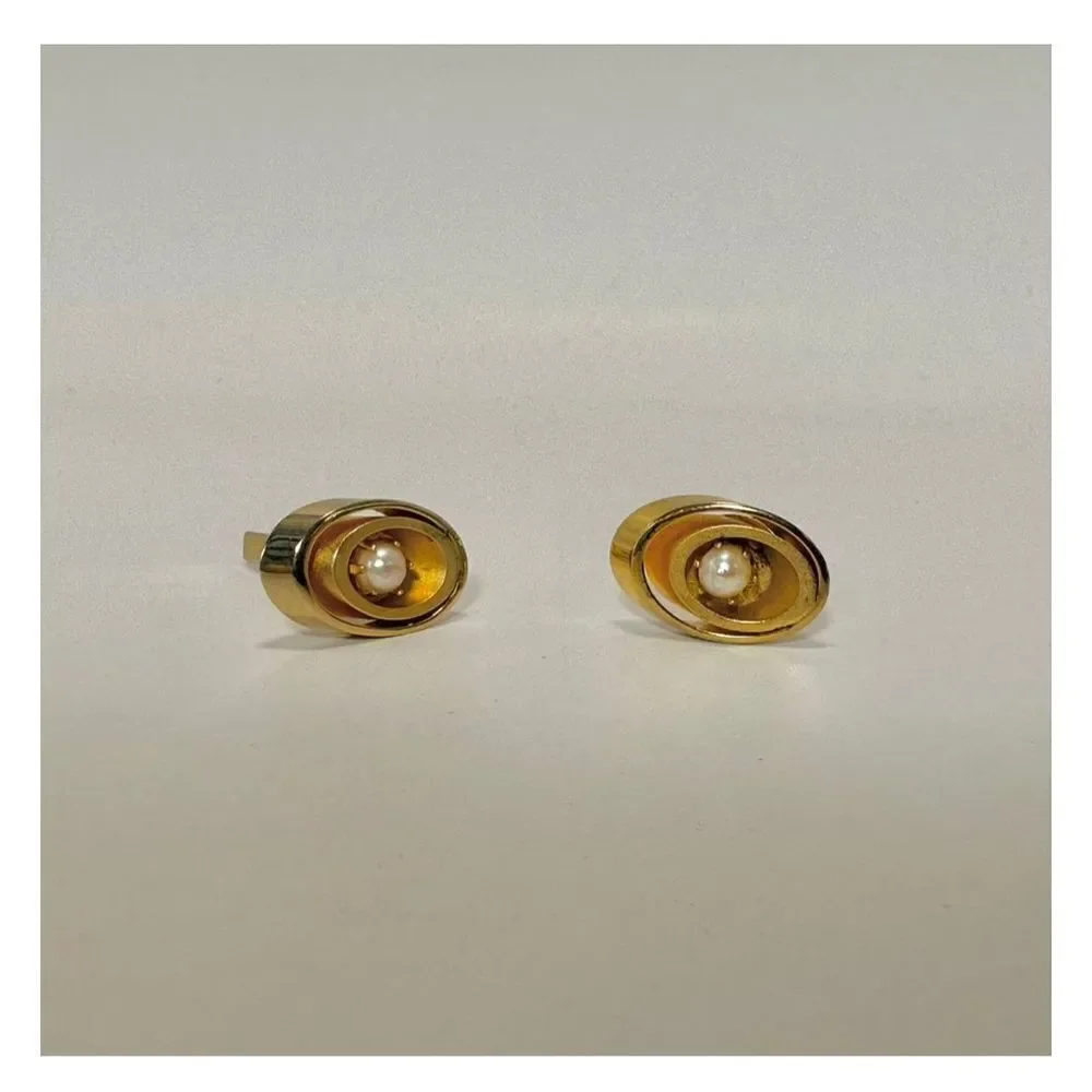Gold tone vintage pearl cufflinks